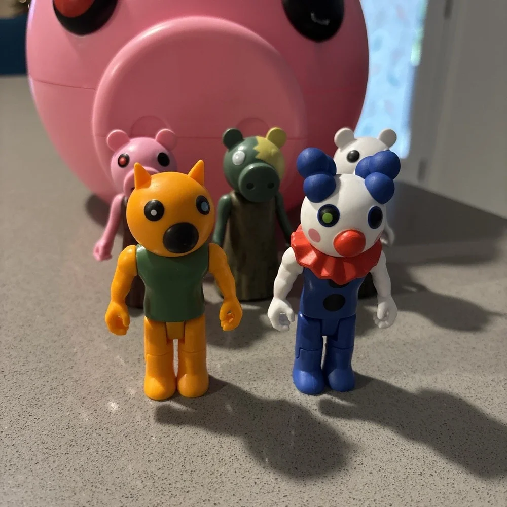 Roblox Minitoon 2020 Piggy Head Bank Roblox With 5‎ Figures